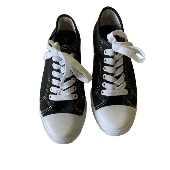Bobbie Brooks sneakers Size 6 - Picture 1 of 11